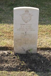 Ismailia War Memorial Cemetery - Jones, E B